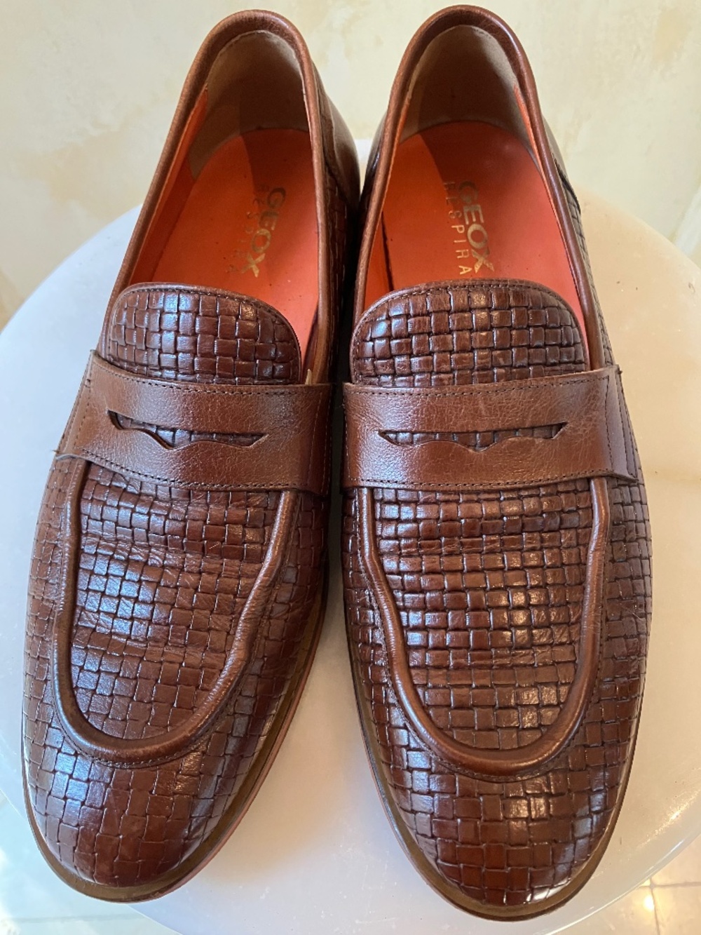 GEOX - COGNAC BROWN LEATHER LOAFER - WOVEN ITALIAN DESIGN - SIZE 42 EU